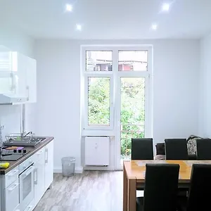 Avi Goodhouse Apartamento