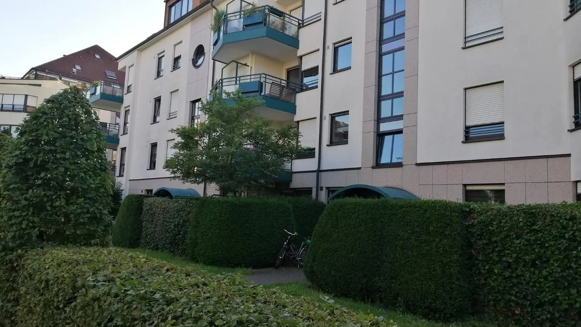 Elegant Studio Apartment In Dusseldorf Ludenberg