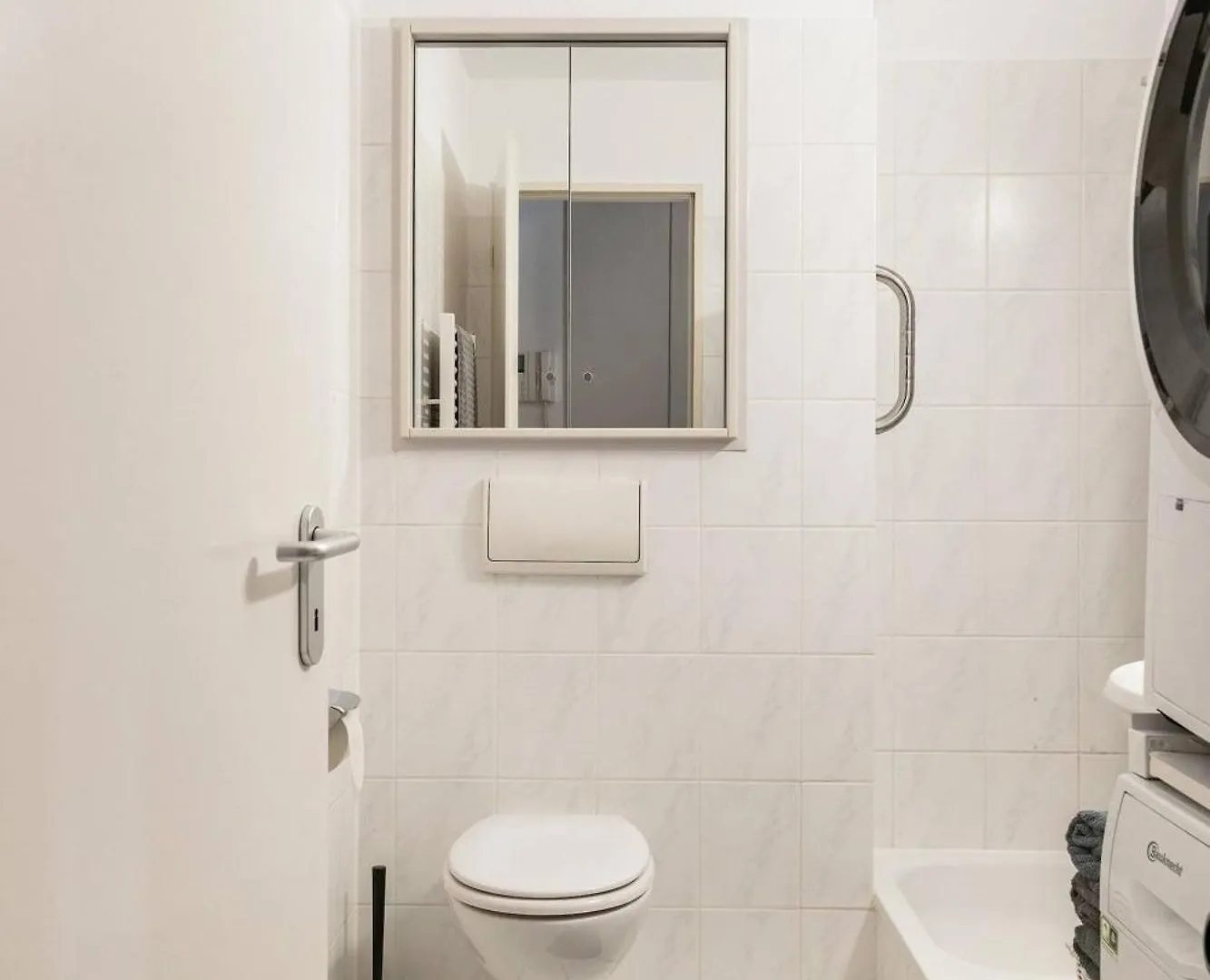Elegant Studio Apartment In Dusseldorf Ludenberg Germany