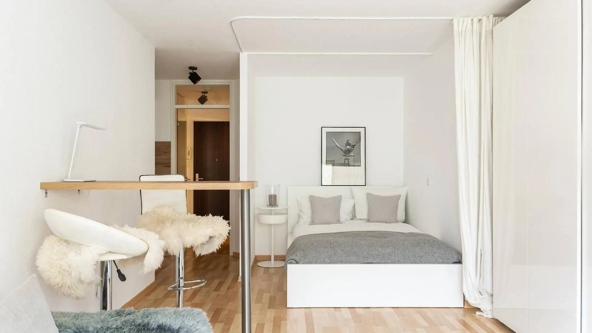 Elegant Studio Apartment In Dusseldorf Ludenberg Germany