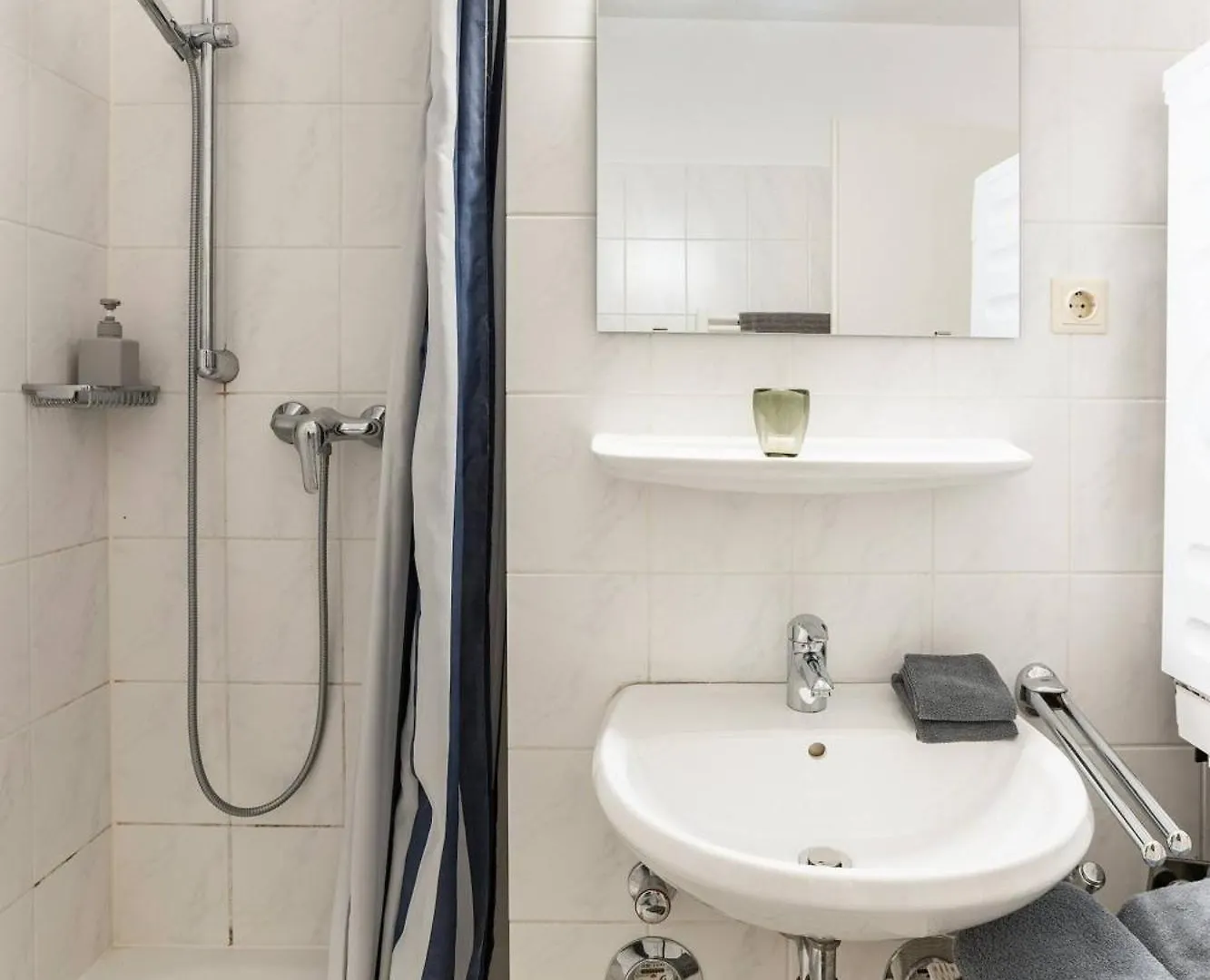 Elegant Studio Apartment In Dusseldorf Ludenberg