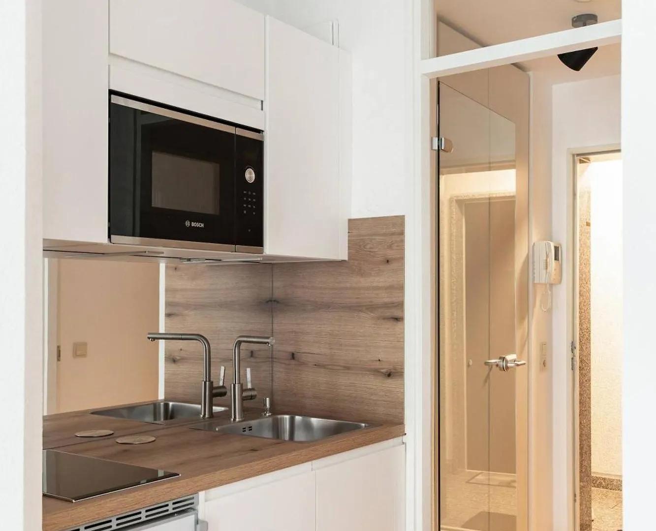 Elegant Studio Apartment In Dusseldorf Ludenberg
